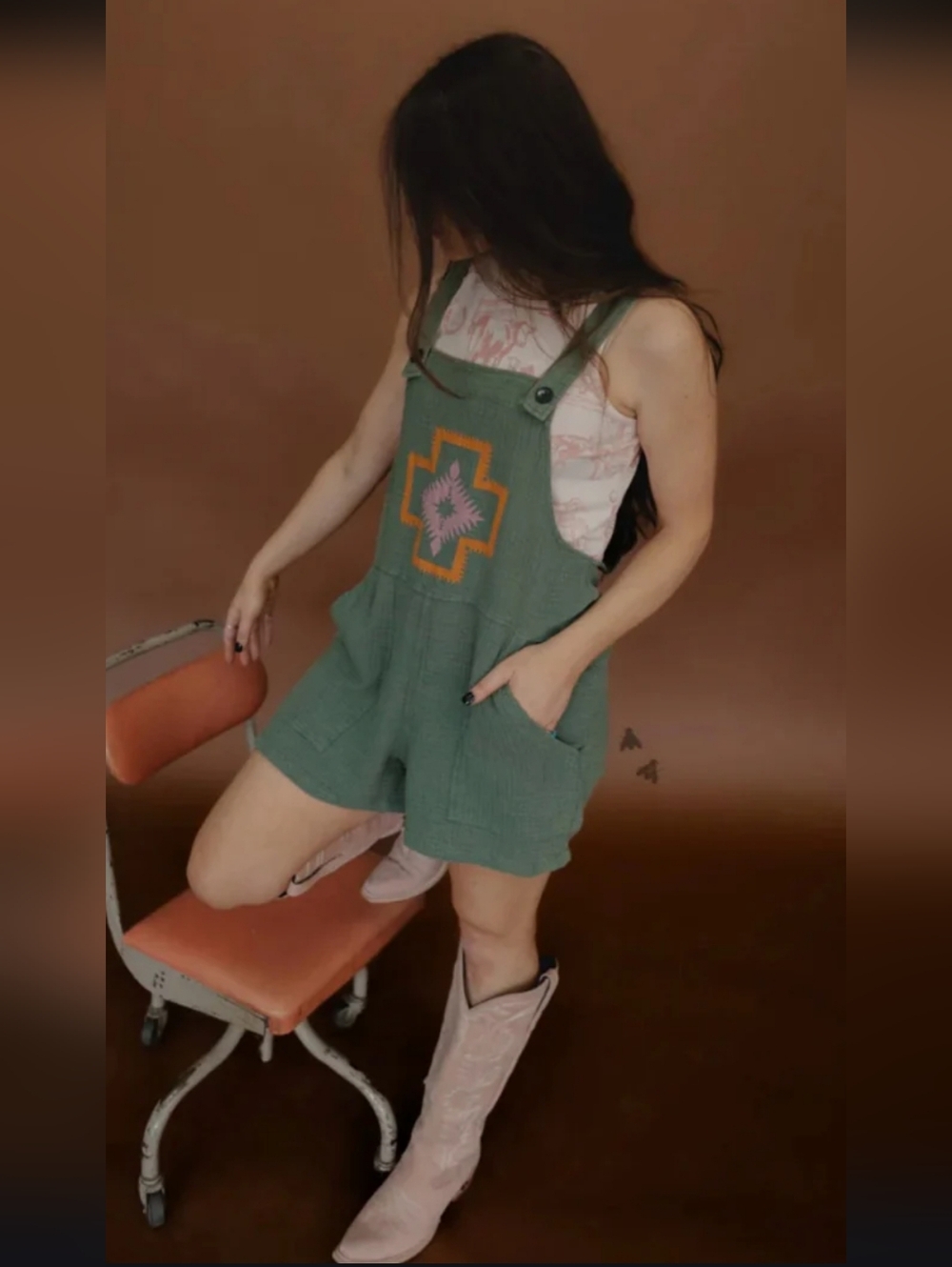 2 Fly Co. NWT Mesa Green Western Aztec Women’s Short Overalls Romper Sz Large